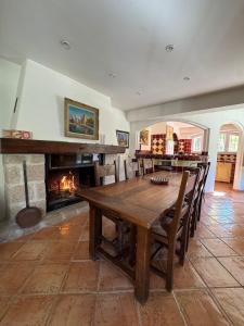 Galería fotográfica de Charming Stone House in Provence en La Bastide