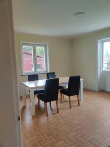 Posezení v ubytování A whole house with 6 separate bedrooms