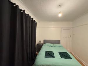 Gallery image of London Gatwick Guest House in Earlswood +11 photos