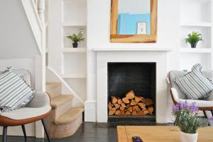 Χώρος καθιστικού στο Cosy Richmond Home Walk to Station & River