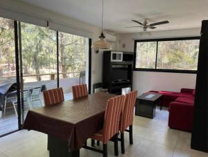 TV a/nebo společenská místnost v ubytování Complejo brisas mar de las pampas