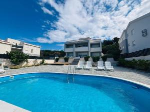 Πισίνα στο ή κοντά στο House off Caska