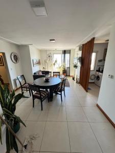 Φωτογραφία από το άλμπουμ του Lujoso y amplio departamento en alquiler σε Ρίο Κουάρτο