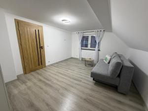 Гостиная зона в Piękna Góra House