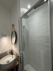 Koupelna v ubytování Côté Nuit + 67 fotografií