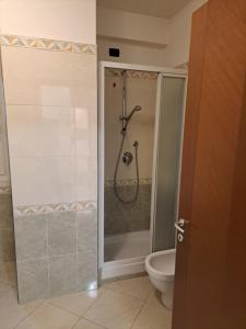 Ένα μπάνιο στο Savoia Home +34 φωτογραφίες