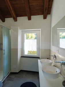 Koupelna v ubytování LA TANA DELLA VOLPETTA - Bed & Breakfast