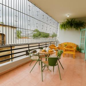 Ban công/sân hiên tại Colonial City Stay with Local Soul