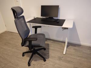 Μια τηλεόραση ή/και κέντρο ψυχαγωγίας στο Bruchsal Business Apartment - Schreibtisch - Smart-TV