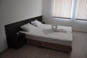 Легло или легла в стая в Стаи Лина