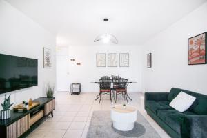 Posezení v ubytování T2 cosy avec jardin & parking gratuit - Quartier Beauregard