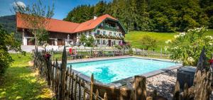 Πισίνα στο ή κοντά στο Wohlfühlbauernhof Bambichlhof