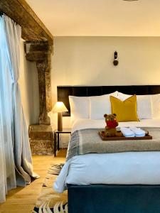 Ένα ή περισσότερα κρεβάτια σε δωμάτιο στο Goethe House in old town Zürich