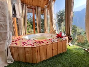 Γενική θέα στο βουνό ή θέα στο βουνό από  αυτό το καταφύγιο