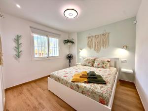 En eller flere senge i et værelse på Casita de Lea + 17 billeder