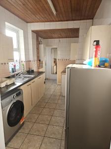 Η κουζίνα ή μικρή κουζίνα στο Serenity 5775