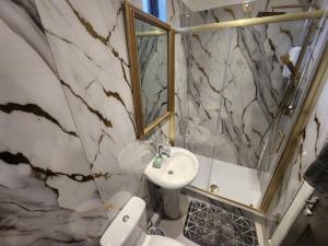 Koupelna v ubytování White House + 34 fotografií