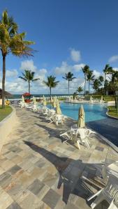 Bazén v ubytování Resort Beach Class Muro Alto by BeachFlatsPorto nebo v jeho okolí