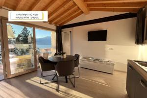 Μια τηλεόραση ή/και κέντρο ψυχαγωγίας στο The View