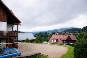 Peisaj natural din apropierea acestei pensiuni