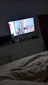 Μια τηλεόραση ή/και κέντρο ψυχαγωγίας στο Alborada