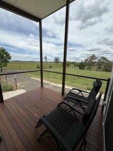 Μπαλκόνι ή βεράντα στο Red Hill Cabin#2 - 2-bedroom