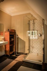 Ένα μπάνιο στο Landhaus Frank