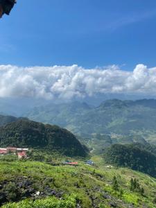Gallery image of Ha Giang Lake View House in Ha Giang