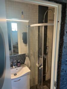 Koupelna v ubytování Villa in Vellinge City with proximity to Copenhagen + 39 fotografií