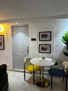 Χώρος καθιστικού στο Asokoro Luxury Apartments