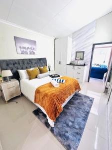 Postel nebo postele na pokoji v ubytování Enez Place + 9 fotografií