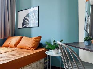 Postel nebo postele na pokoji v ubytování Large and Strategic Rasuna Apt 3BR with WiFi &Pool + 31 fotografií