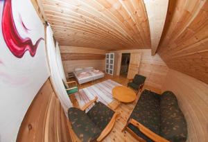 Istumisnurk majutusasutuses Viking Cabins - MIT FabLab - Solvik