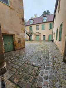 Το κτήριο όπου στεγάζεται  το διαμέρισμα