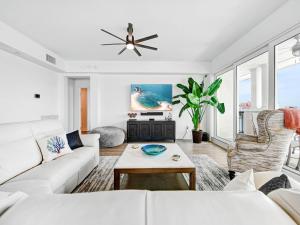 Χώρος καθιστικού στο Sandpipers Cove 602 +34 φωτογραφίες