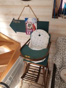 Postel nebo postele na pokoji v ubytování Penty bigouden 18ème classé 2** jardin en ville + 80 fotografií