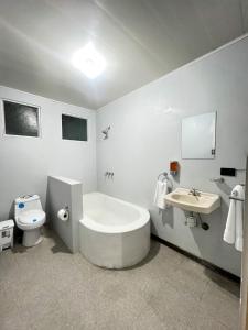 Ένα μπάνιο στο Aloha Sleep Inn