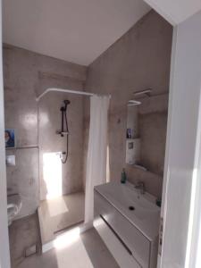 Ένα μπάνιο στο Aurora Galini - Aqua Serenity Stay +20 φωτογραφίες