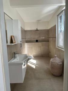 Koupelna v ubytování Coastal Gem