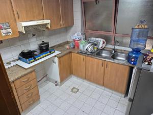 Køkken eller tekøkken på Cozy 1 Private room with netflix