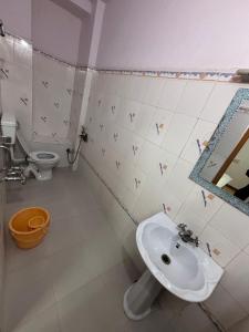 Ένα μπάνιο στο Magical Guest house jaisalmer