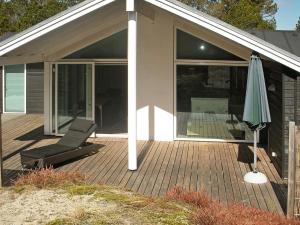 Το κτήριο όπου στεγάζεται  η παραθεριστική κατοικία