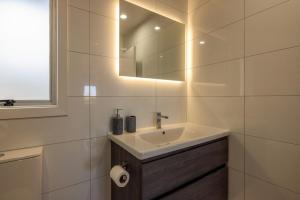 Koupelna v ubytování Beresford Bayview by Waiheke Pure + 18 fotografií