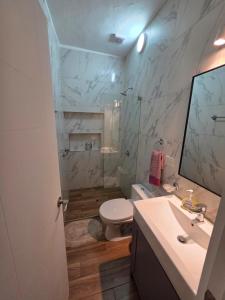 Ένα μπάνιο στο La Maison San LaZaro