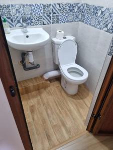 Un baño de Cosy studio And Tidy Apartment