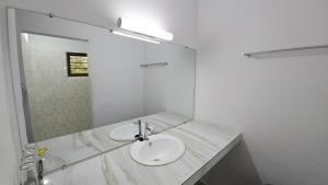 アシニにあるL'île de Marie-Joのギャラリーの写真 +9枚の写真