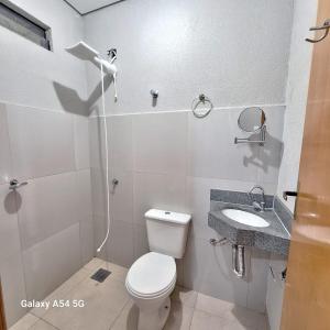 Ένα μπάνιο στο bairro Jardim Petrópolis - casa 3 quartos e 3 banheiros