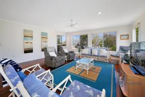 Posezení v ubytování 103 The Esplanade