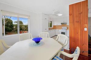 Kuchyň nebo kuchyňský kout v ubytování 103 The Esplanade