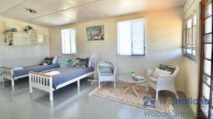 Χώρος καθιστικού στο 10 Fifth Avenue